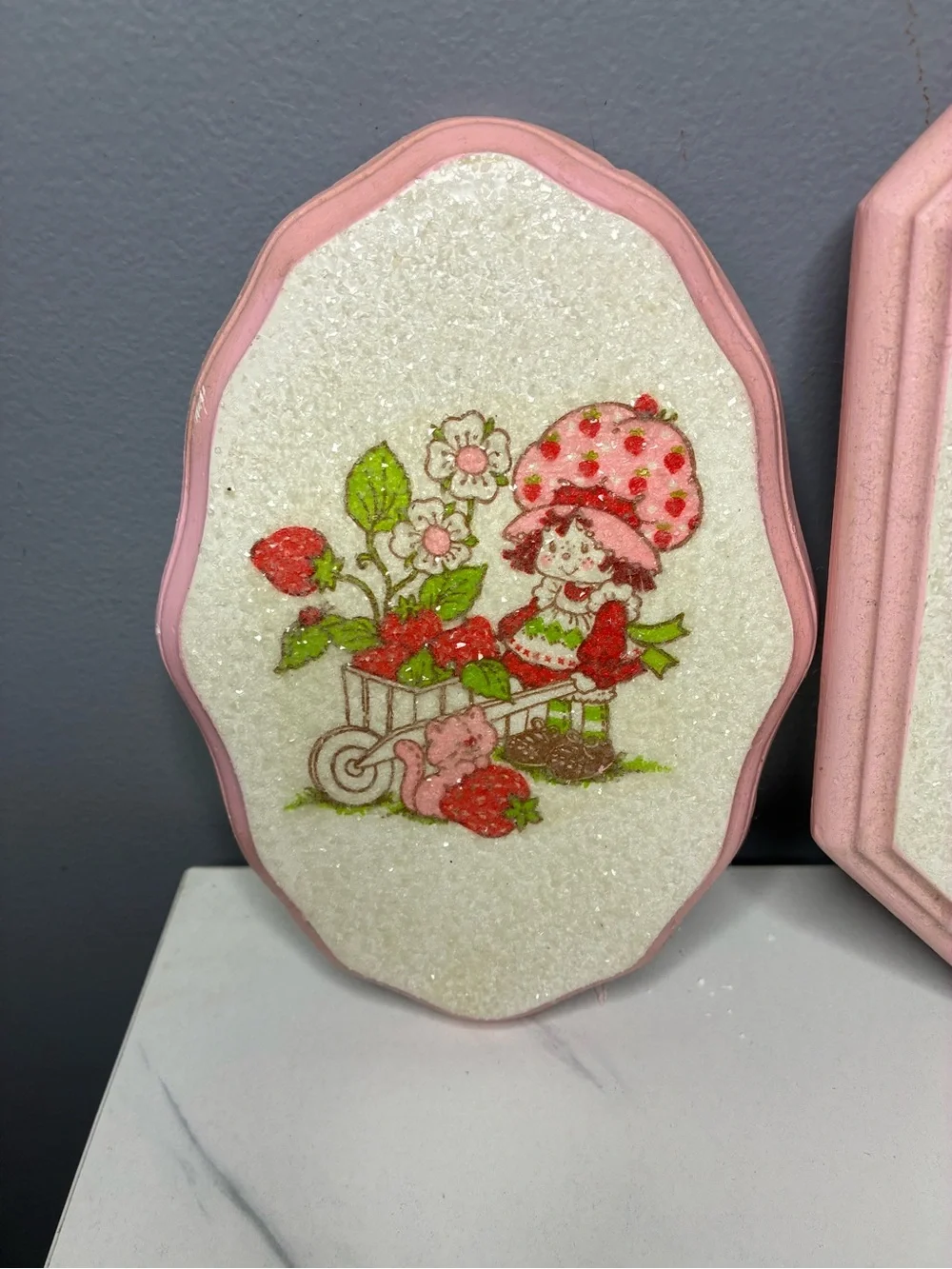 Strawberry Shortcake appear glittered